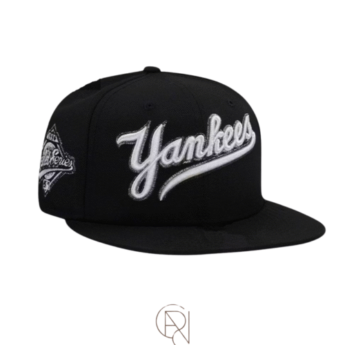 Yankees black adjustable cap